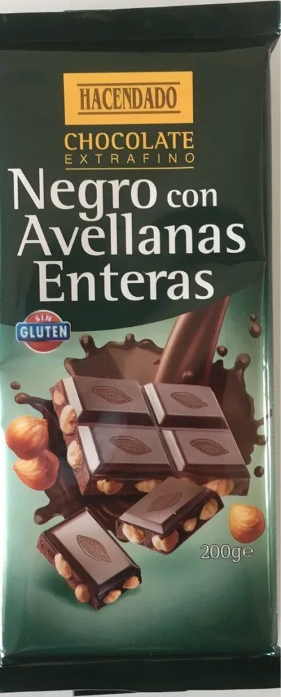 Chocolate negro con avellanas enteras