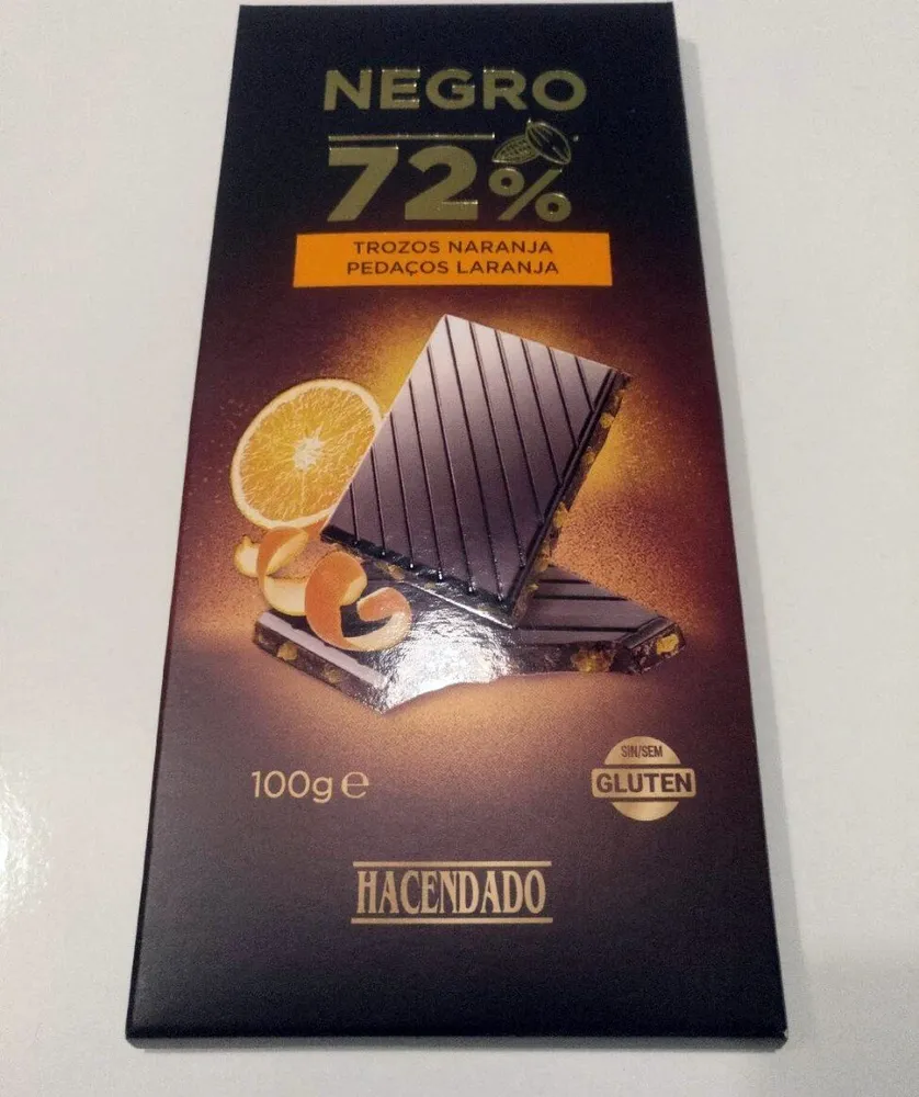 Chocolate negro 72% con trozos de naranja