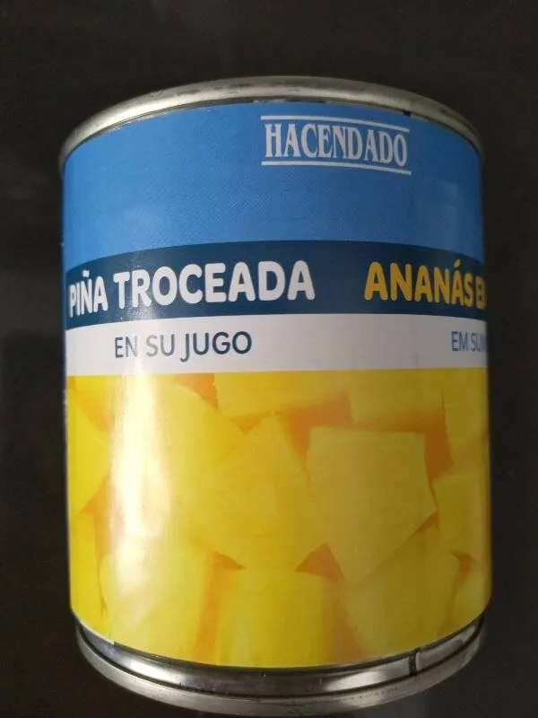 Piña troceada en su jugo