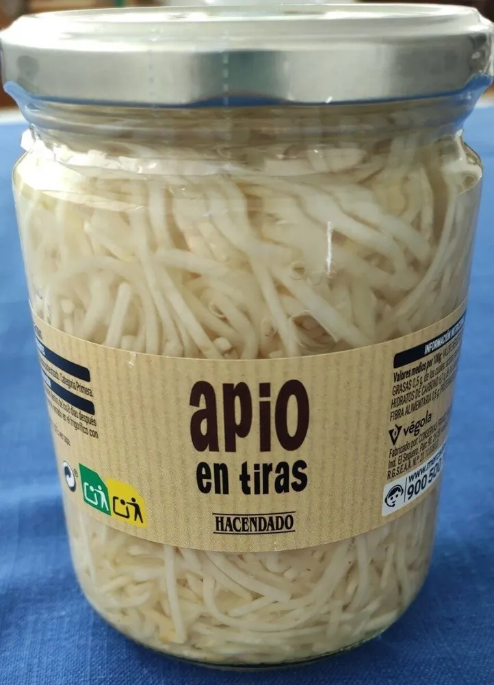 Apio en tiras