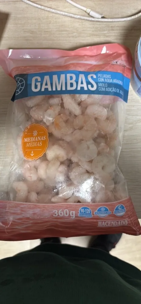Gambas peladas con agua añadida