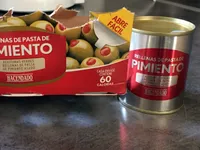 Aceitunas verdes rellenas de pasta de pimiento asado
