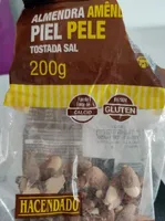 Almendra con piel tostada sal