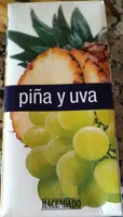 Zumo de piña y uva