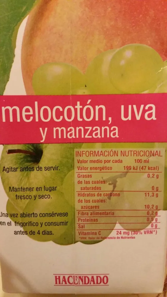 Zumo de melocotón, uva y manzana