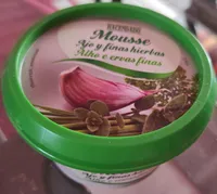 Mousse de queso con ajo y finas hierbas