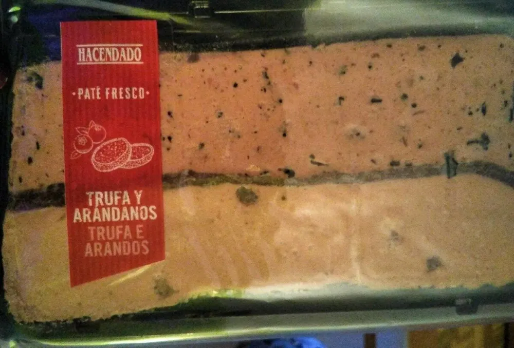Paté de cerdo y pollo con trufa y arándanos