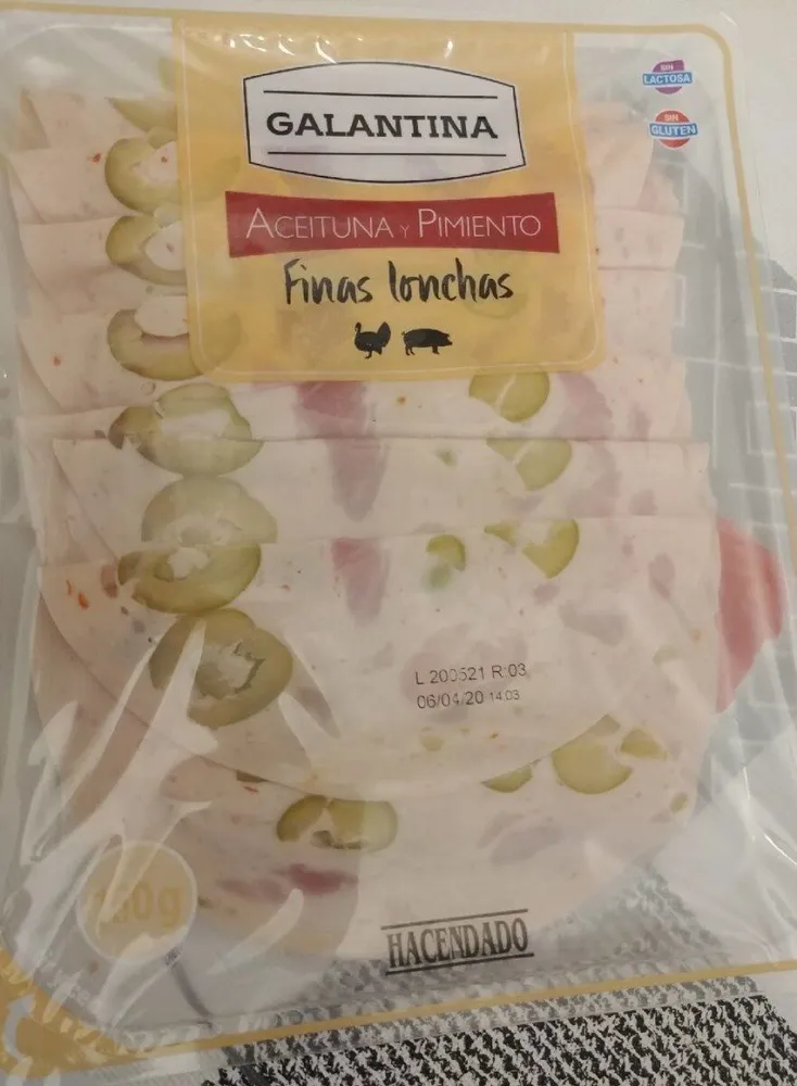 Finas lonchas aceitunas y pimiento