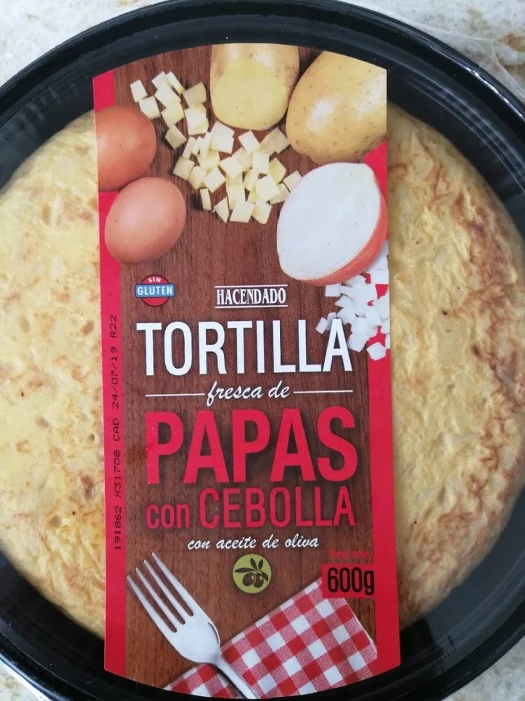 Tortilla fresca de papas con cebolla