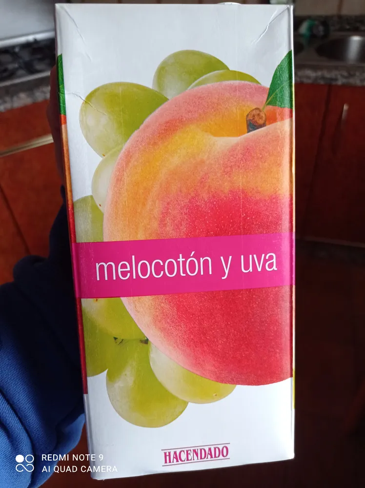 Melocotón y uva