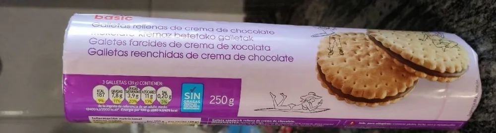 Galletas rellenas de crema de chocolate