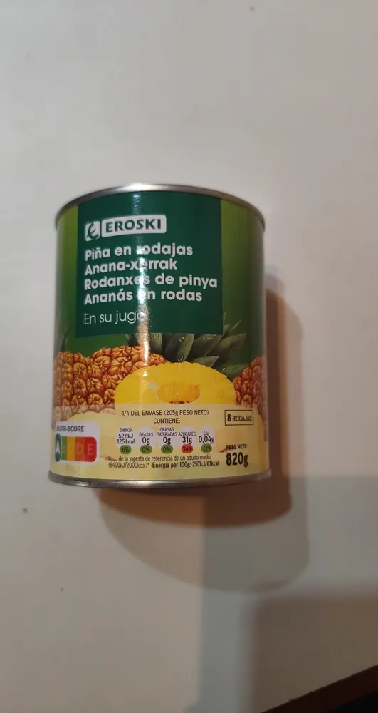Piña en rodajas en su jugo