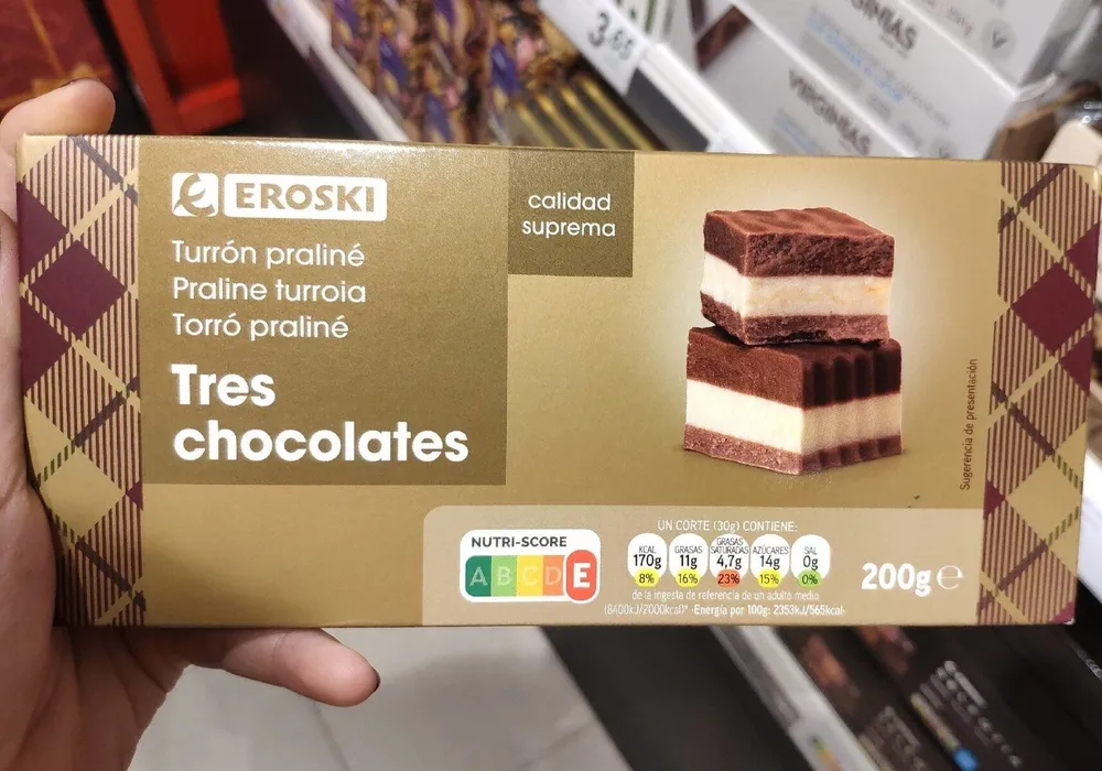 Turrón praliné tres chocolates