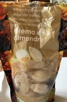 Almendras rellenas de crema de almendra