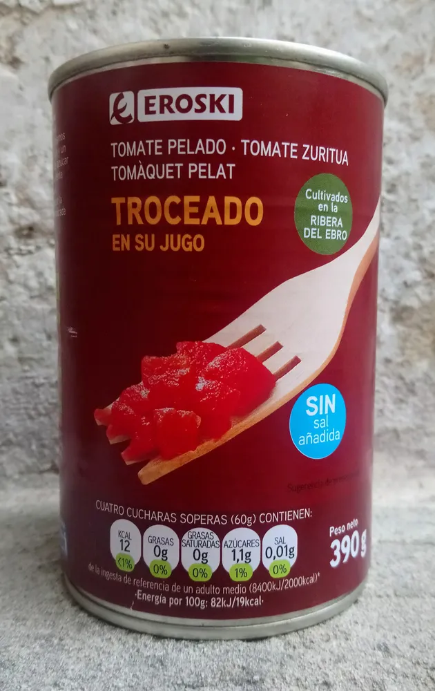 Tomate pelado troceado en su jugo
