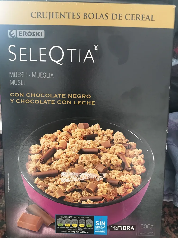 Muesli con chocolate negro y chocolate con leche