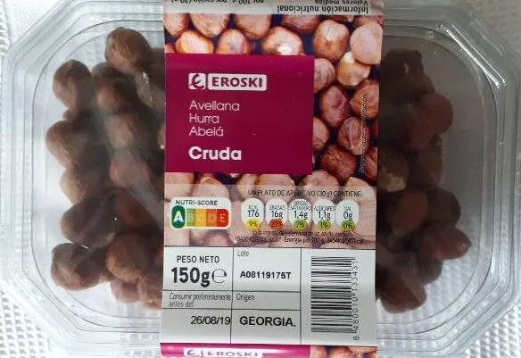 Avellana cruda