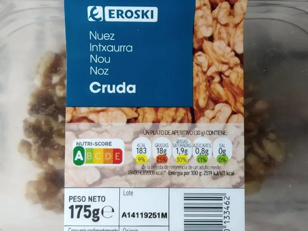 Nuez cruda