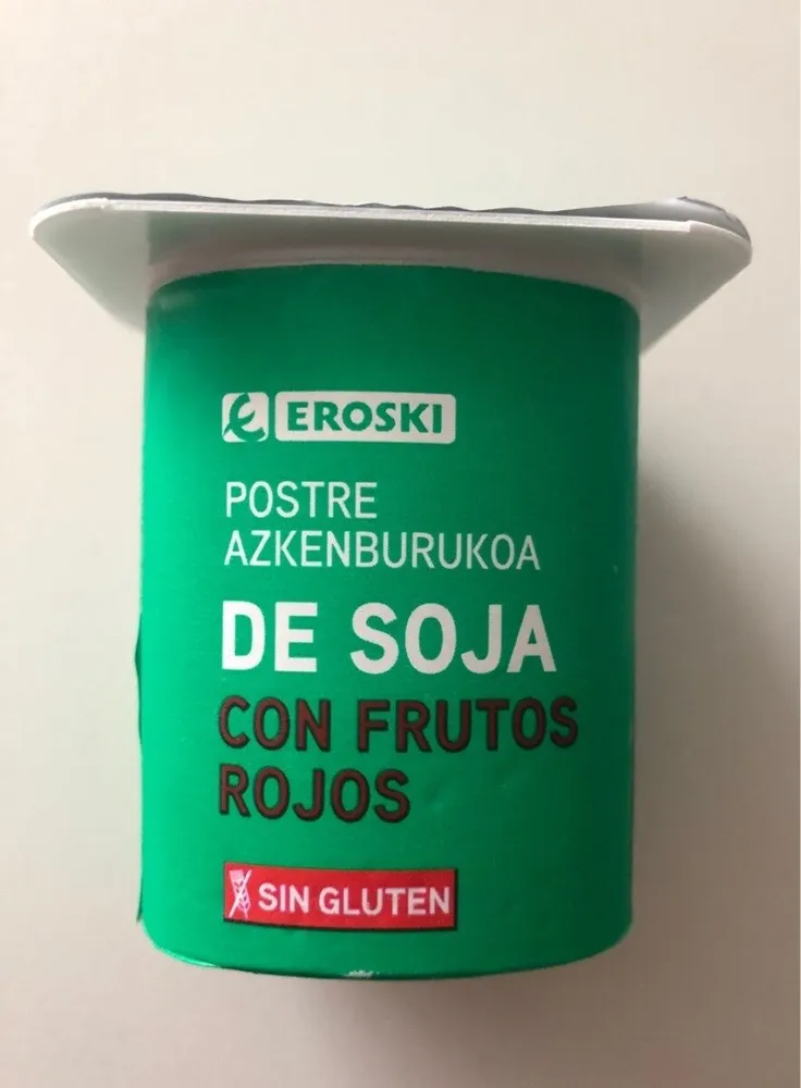 Postre de soja con frutos rojos