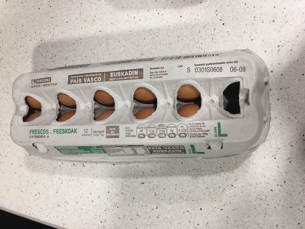 Huevos frescos L