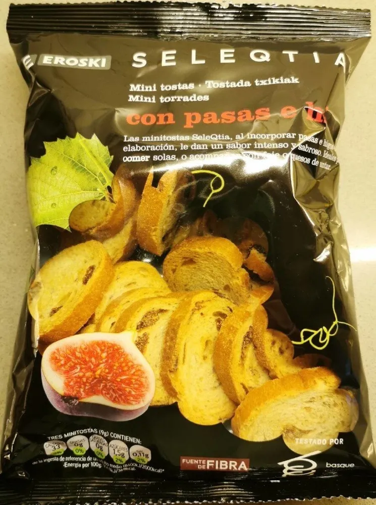 Mini tostas con pasas e higos