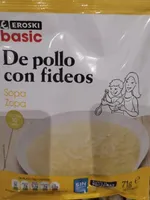 Sopa de pollo con fideos