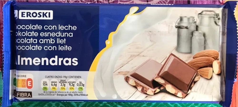 Chocolate con leche almendras