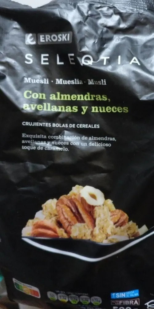 Muesli con almendras, avellanas y nueces