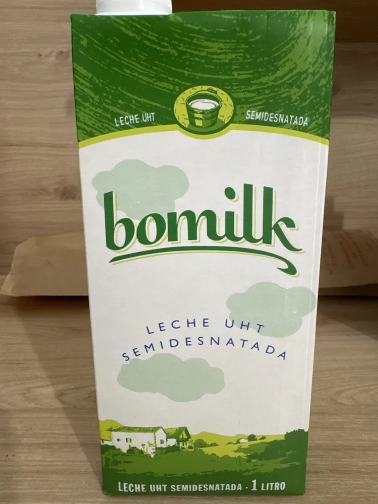 Leche UHT semidesnatada