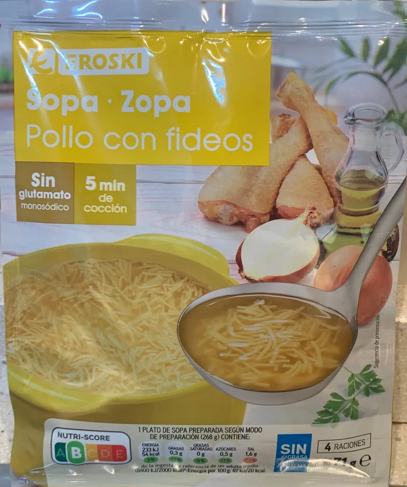 Sopa pollo con fideos