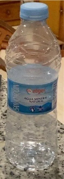 Agua mineral natural