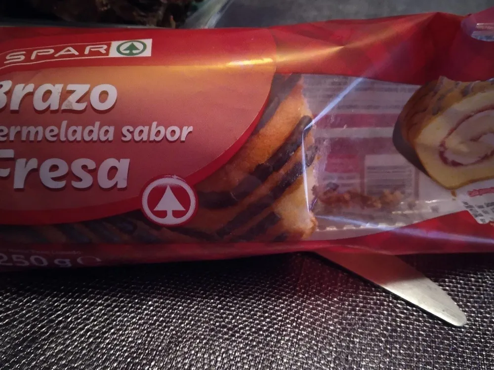 Brazo con mermelada sabor fresa