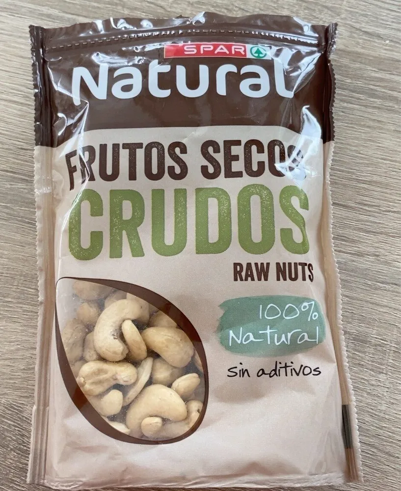 Frutos secos crudos raw nuts