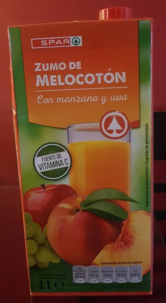 Zumo de melocotón con manzana y uva