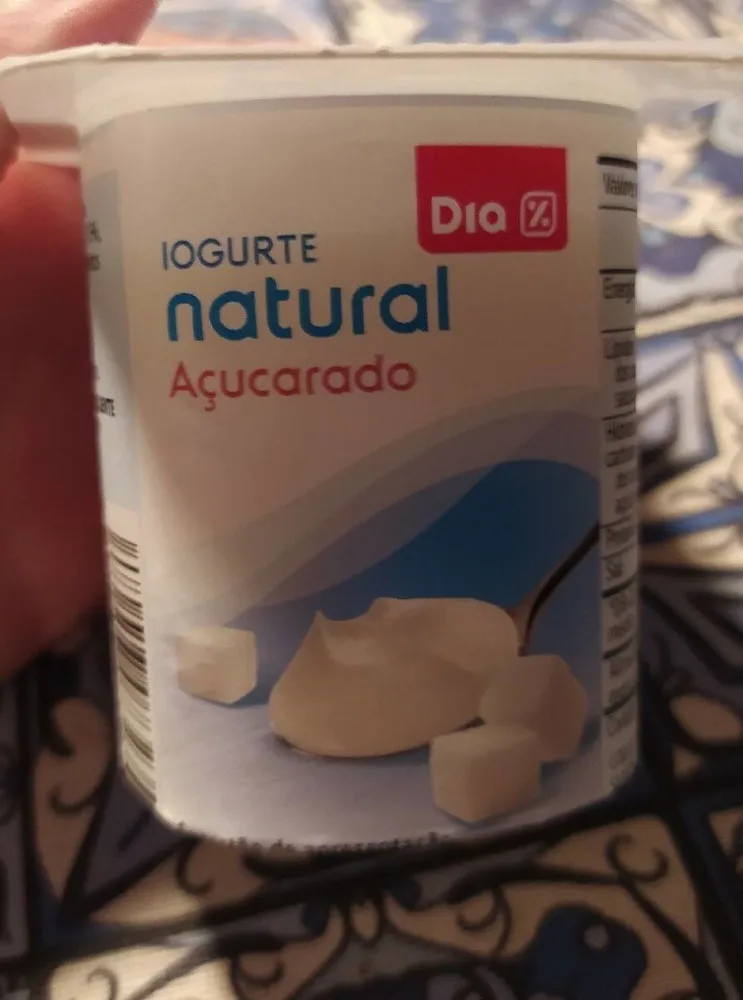 Yogur natural azucarado