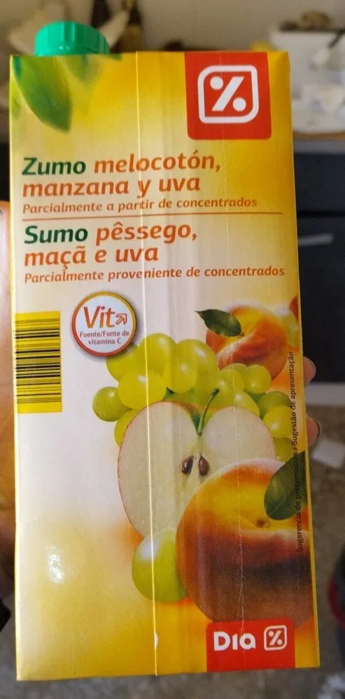 Zumo melocotón, manzana y uva
