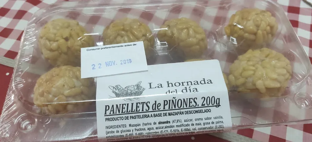 Panellets de piñones