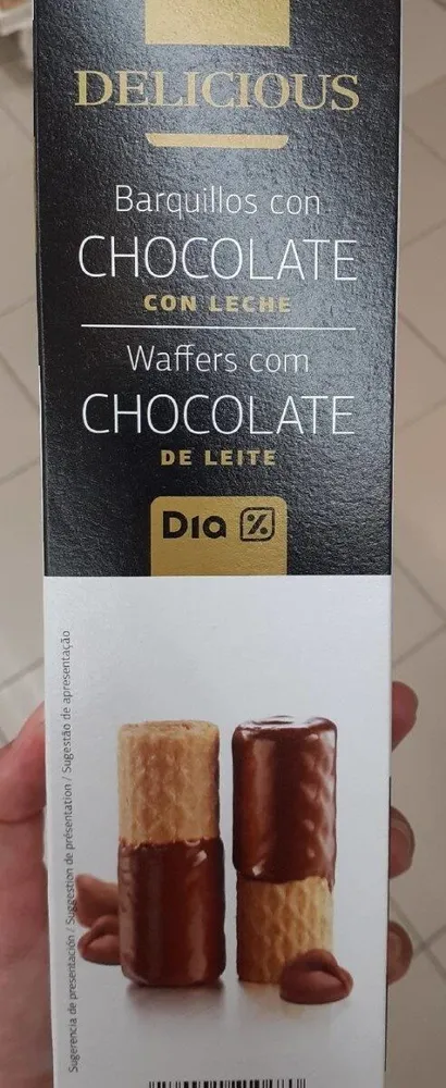Barquillos con chocolate con leche