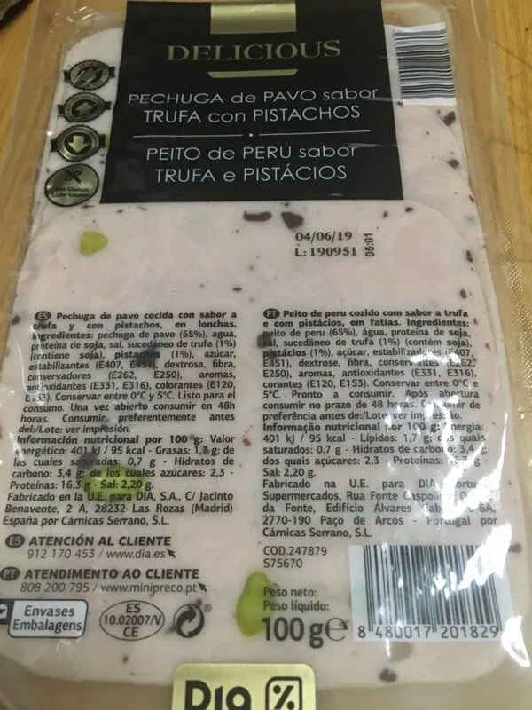 Pechuga de pavo sabor trufa con pistachos