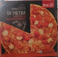 Pizza ricotts and tomate cherry