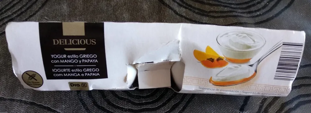 Yogur estilo griego con mango y papaya