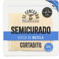 Queso semicurado cortado