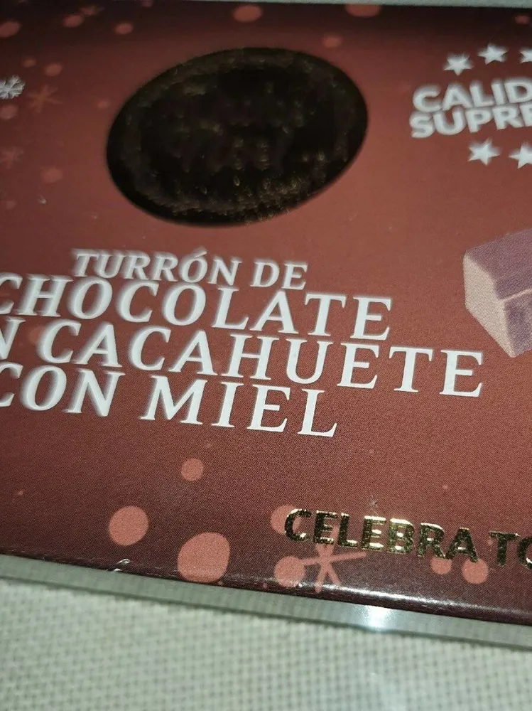 Turrón de chocolate con cacahuete con miel