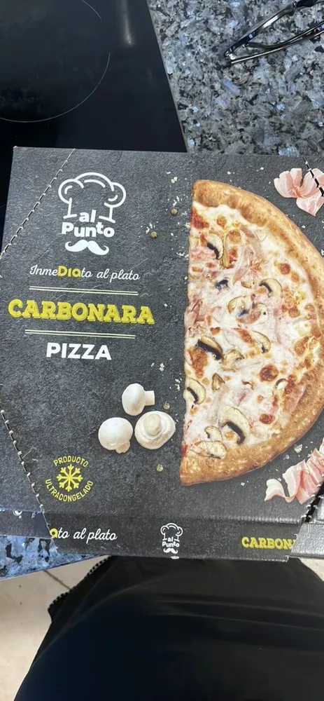 Pizza carbonara
