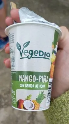 Postre de coco con mango-piña