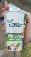 Postre de coco con mango-piña