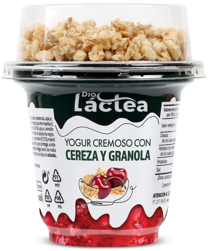 yogur cremoso con cereza y granola