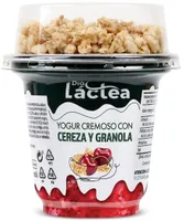 yogur cremoso con cereza y granola