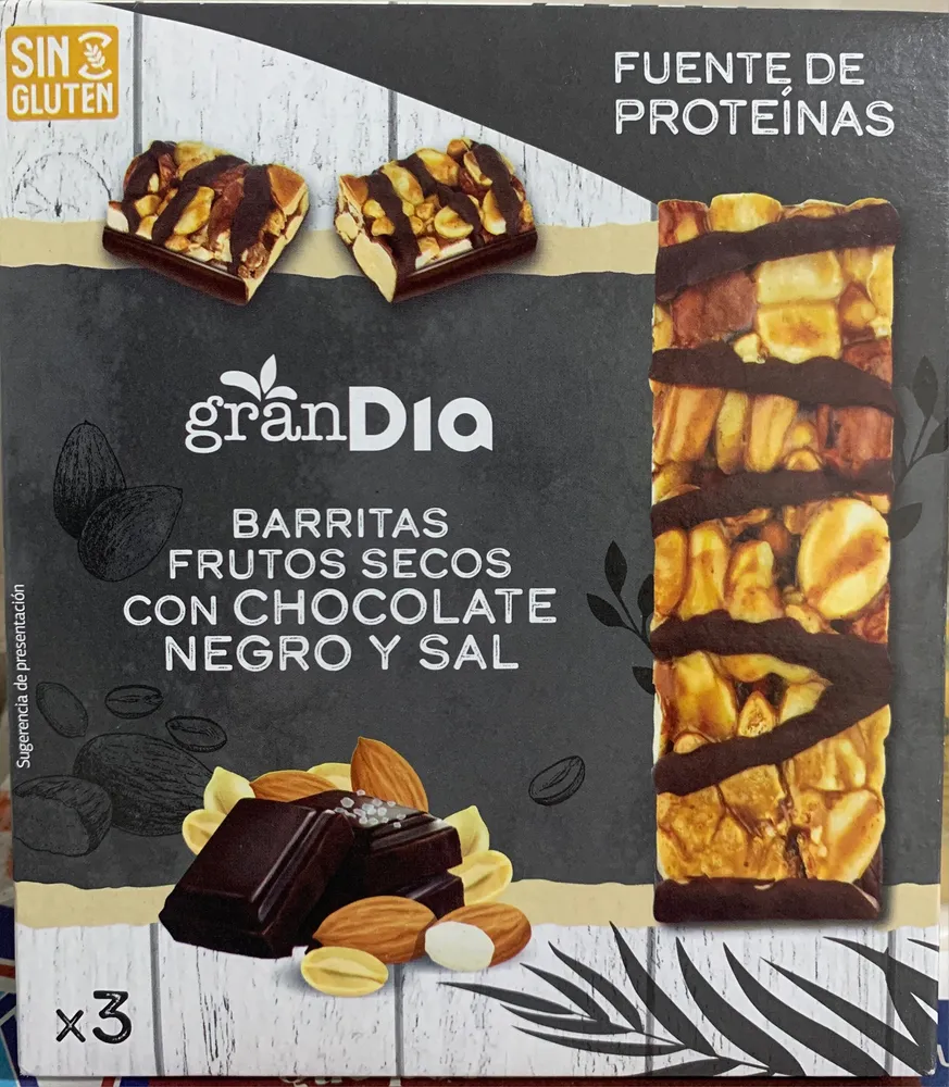 Barritas de frutos secos con chocolate negro y sal