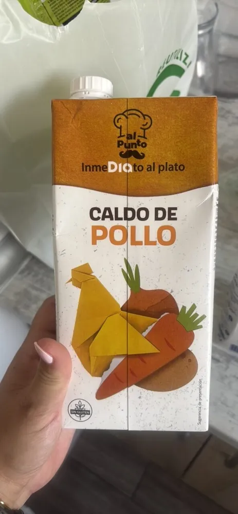 Caldo de pollo casero